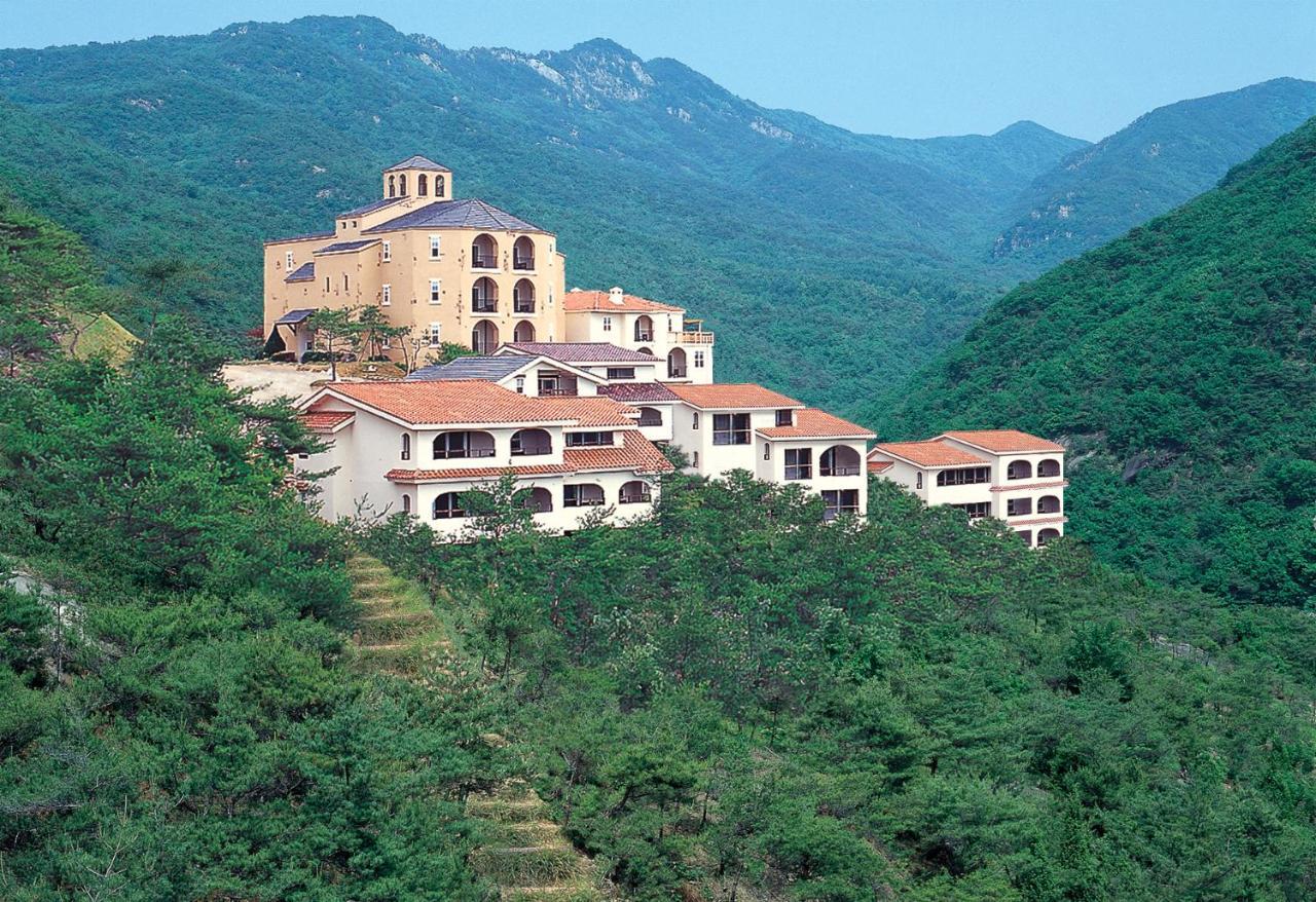 Club Es Jecheon Resort Csecshon Kültér fotó